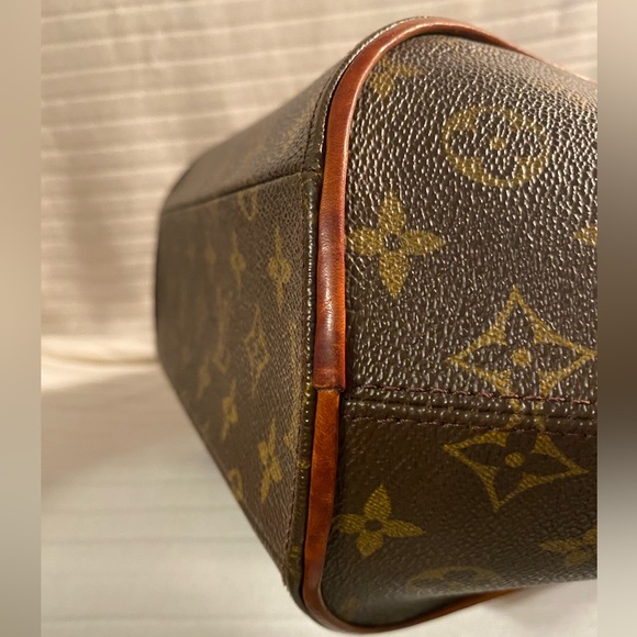 Beautiful Louis Vuitton Ellipse MM W/Certificate of Authenticity - Picture 8 of 15